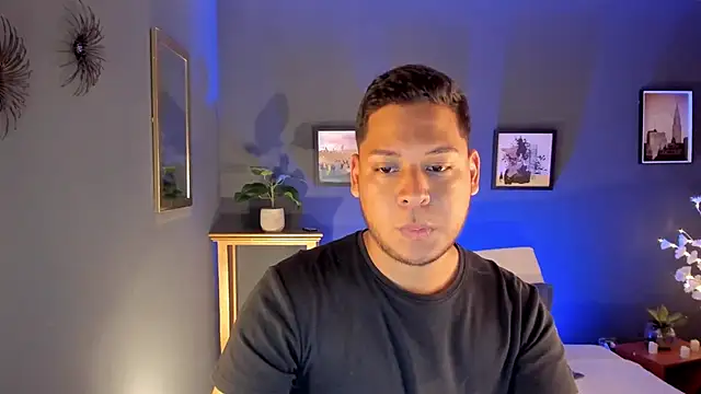 Snapshot of Akon_2XXX chatting on March 26, 6:46 pm Akon 2XXX online show from March 26, 6:46 pm