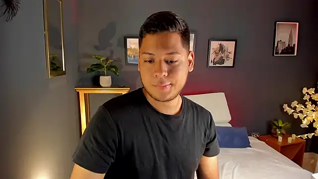 Snapshot of Akon_2XXX chatting on March 30, 4:30 pm Akon 2XXX online show from March 30, 4:30 pm