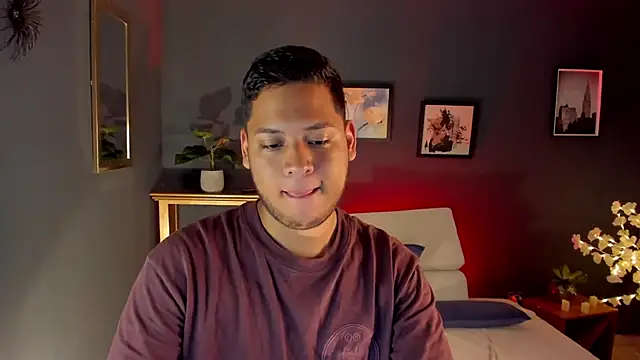 Snapshot of Akon_2XXX chatting on March 31, 5:24 pm Akon 2XXX online show from March 31, 5:24 pm