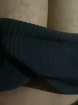 Snapshot of Cecilia_23 chatting on March 31, 4:02 am Cecilia 23 online show from March 31, 4:02 am