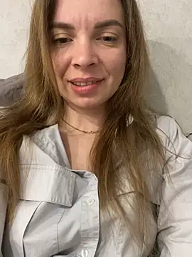 Snapshot of Luna2547 chatting on March 12, 7:53 pm Luna2547 online show from March 12, 7:53 pm