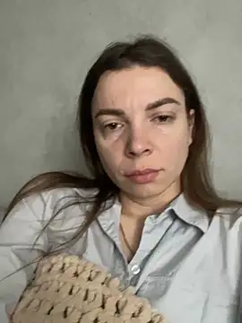 Snapshot of Luna2547 chatting on March 19, 5:33 am Luna2547 online show from March 19, 5:33 am