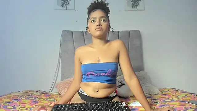 Snapshot of Andreina_evans chatting on March 20, 3:22 am Andreina evans online show from March 20, 3:22 am