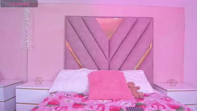 chloe larson online show from May 18, 12:29 am