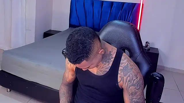 tyler bell  online show from April 7, 3:07 am