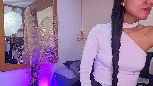 Snapshot of Morgan_alice chatting on March 13, 1:40 pm Morgan alice online show from March 13, 1:40 pm