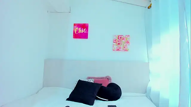 Snapshot of Ivy_Bloom_ chatting on March 20, 12:32 pm Ivy Bloom online show from March 20, 12:32 pm