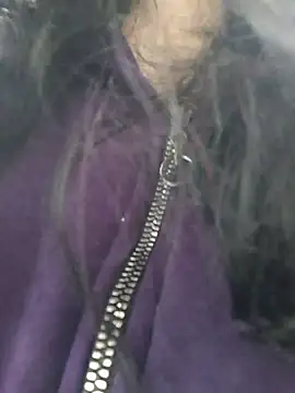 Snapshot of Naomimolie chatting on May 4, 1:07 pm Naomimolie online show from May 4, 1:07 pm