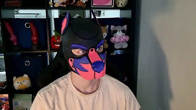 Snapshot of MellPUP chatting on June 30, 6:09 pm MellPUP online show from June 30, 6:09 pm