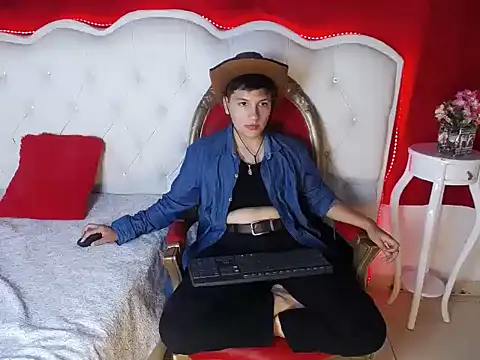 Snapshot of Taveko_Soler chatting on March 5, 7:10 pm Taveko Soler online show from March 5, 7:10 pm