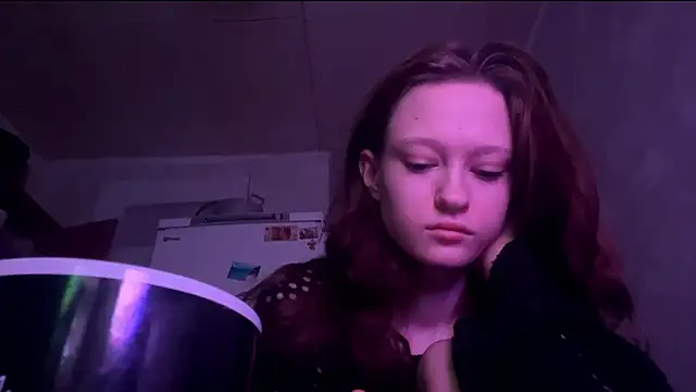 Snapshot of HousedMud chatting on March 16, 9:08 pm HousedMud online show from March 16, 9:08 pm