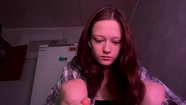 Snapshot of HousedMud chatting on March 17, 9:07 pm HousedMud online show from March 17, 9:07 pm