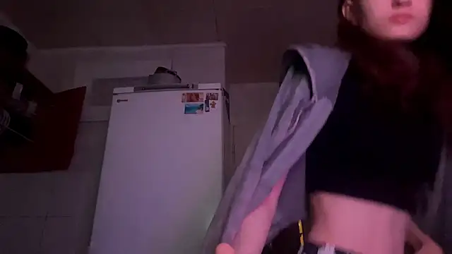 Snapshot of HousedMud chatting on March 23, 9:08 pm HousedMud online show from March 23, 9:08 pm