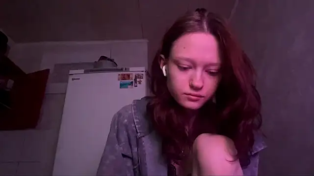 Snapshot of HousedMud chatting on March 24, 9:09 pm HousedMud online show from March 24, 9:09 pm