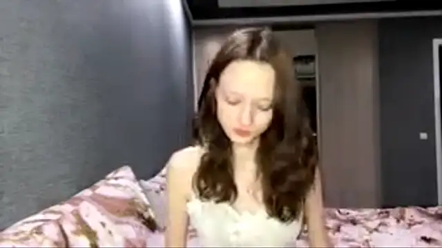 Snapshot of HousedMud chatting on April 2, 8:17 pm HousedMud online show from April 2, 8:17 pm