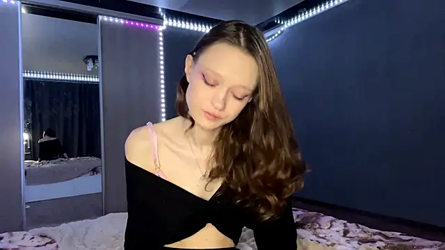 HousedMud online show from May 7, 8:03 pm