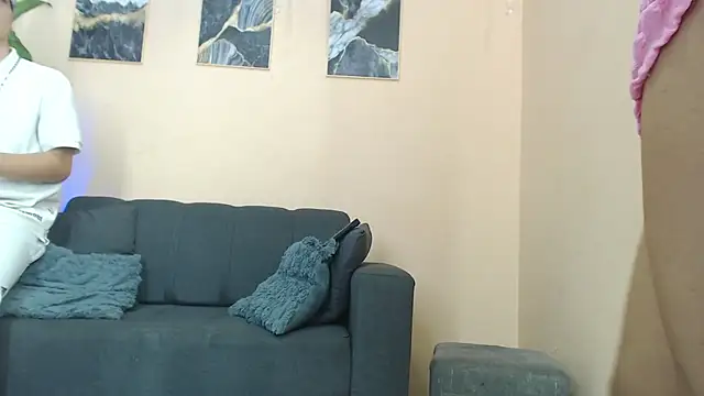 Snapshot of ValentinaeKlein chatting on March 17, 3:55 am ValentinaeKlein online show from March 17, 3:55 am