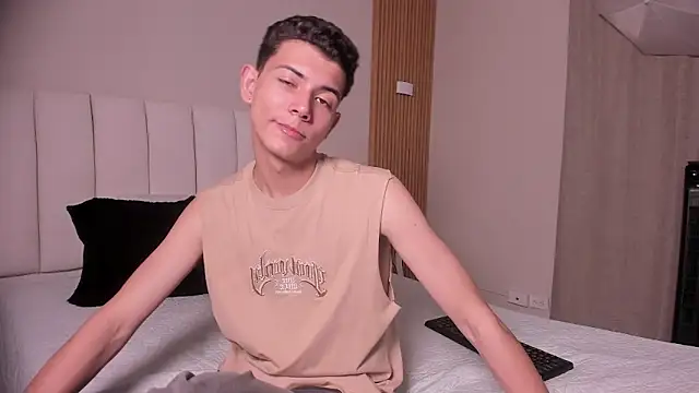 nicocrown online show from March 12, 8:37 pm