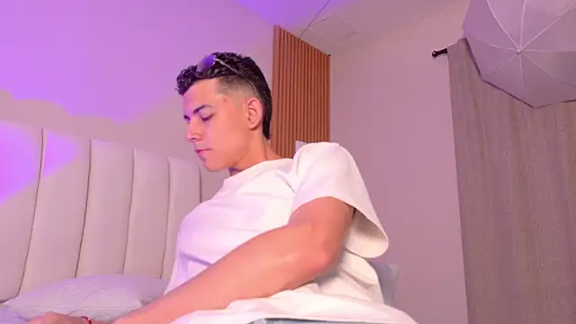 nicocrown online show from March 26, 7:41 pm