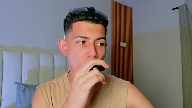 nicocrown online show from March 28, 3:22 pm