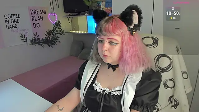 CherryBounce online show from March 20, 9:30 pm