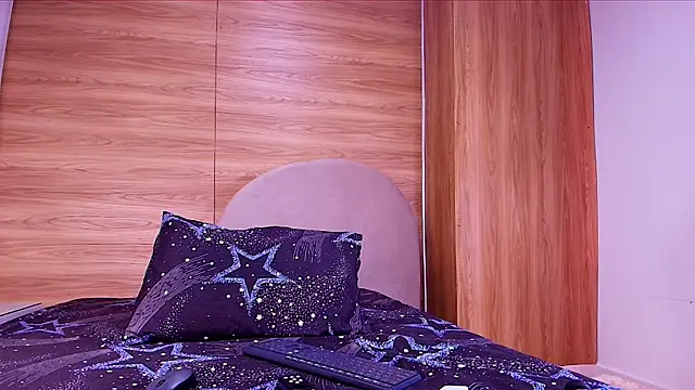 kiara lp online show from May 22, 3:13 am
