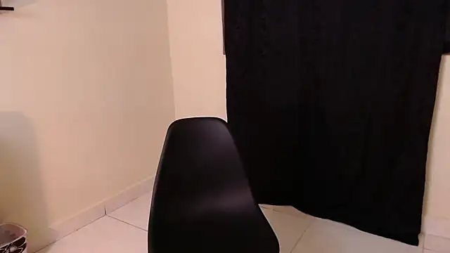 Snapshot of LyriaDiamond_ chatting on March 18, 8:23 pm LyriaDiamond online show from March 18, 8:23 pm