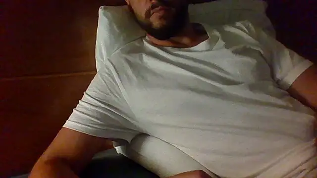 Snapshot of freetom31 chatting on March 9, 12:42 pm freetom31 online show from March 9, 12:42 pm