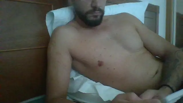 Snapshot of freetom31 chatting on March 15, 11:22 pm freetom31 online show from March 15, 11:22 pm