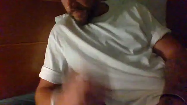 Snapshot of freetom31 chatting on March 29, 12:38 pm freetom31 online show from March 29, 12:38 pm