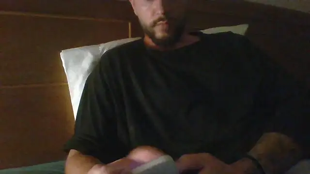 Snapshot of freetom31 chatting on April 2, 12:47 pm freetom31 online show from April 2, 12:47 pm