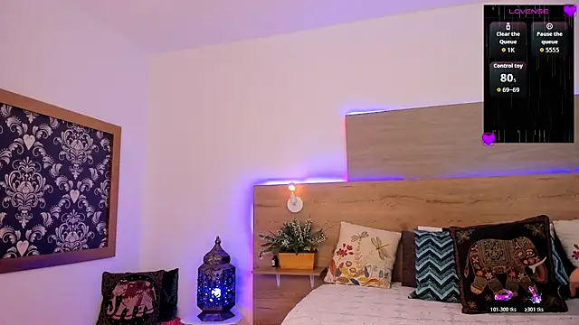 Snapshot of _Azahaaraa_ chatting on March 19, 3:43 am Azahaaraa online show from March 19, 3:43 am