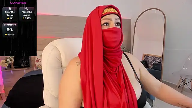 Snapshot of _Azahaaraa_ chatting on March 28, 3:06 am Azahaaraa online show from March 28, 3:06 am