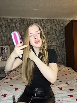 Snapshot of KayShaw chatting on March 27, 5:24 am KayShaw online show from March 27, 5:24 am