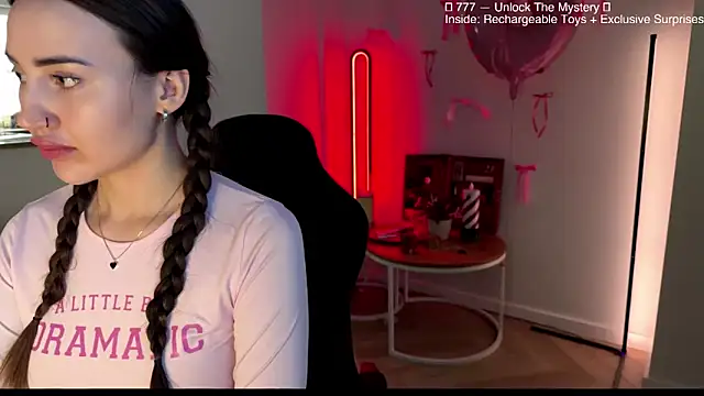 Lilith Lure online show from March 25, 5:46 am