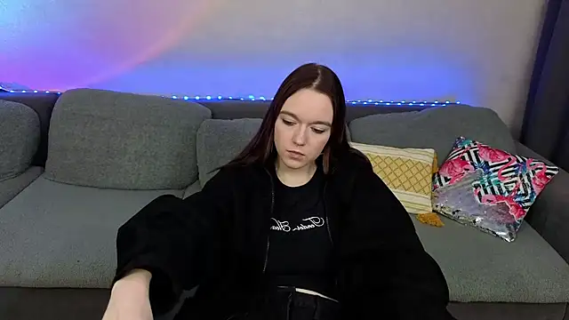 Snapshot of SunyLily chatting on May 7, 7:14 am SunyLily online show from May 7, 7:14 am