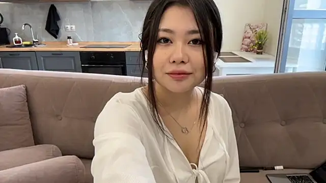 YukiLian online show from April 1, 11:33 am