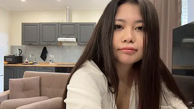 YukiLian online show from April 1, 1:41 pm