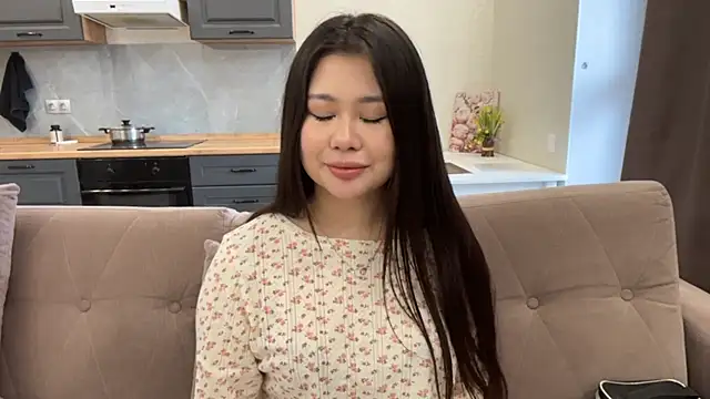 YukiLian online show from April 2, 12:36 pm