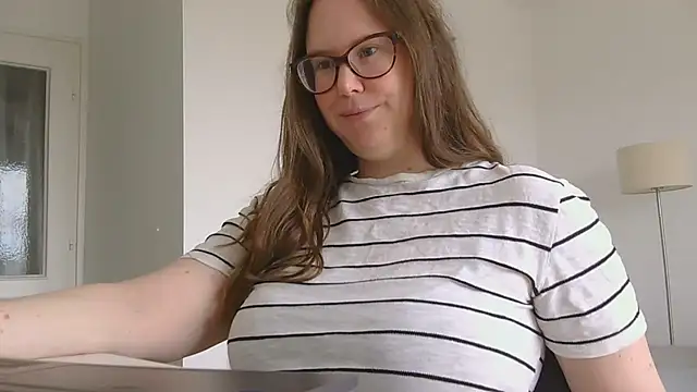 CelineThompson online show from May 15, 11:50 am