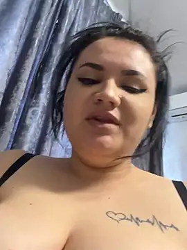 Snapshot of julietalovee chatting on March 17, 8:28 am julietalovee online show from March 17, 8:28 am