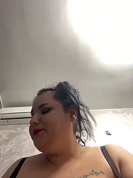 Snapshot of julietalovee chatting on March 17, 9:07 pm julietalovee online show from March 17, 9:07 pm