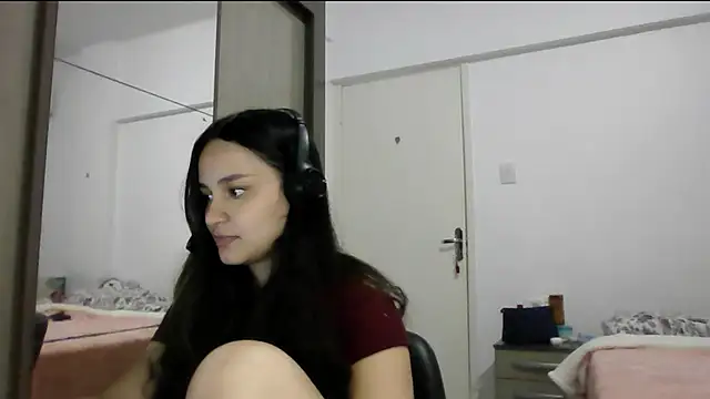 Snapshot of Willowlk chatting on March 6, 2:13 pm Willowlk online show from March 6, 2:13 pm