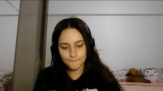 Snapshot of Willowlk chatting on March 28, 2:38 pm Willowlk online show from March 28, 2:38 pm