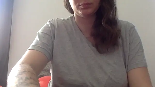 douce blanche13 online show from April 9, 9:47 am