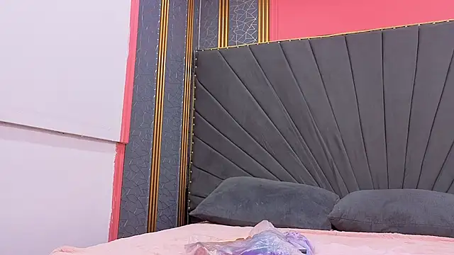 Snapshot of Kaely-Hot- chatting on April 6, 2:07 pm Kaely-Hot- online show from April 6, 2:07 pm