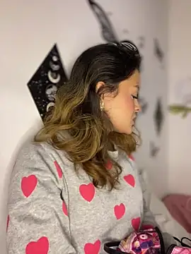 Ame Desire online show from April 1, 11:35 pm