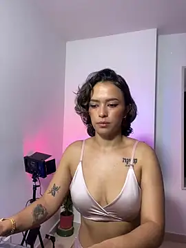 Snapshot of zhara_1198 chatting on March 15, 12:55 pm zhara 1198 online show from March 15, 12:55 pm