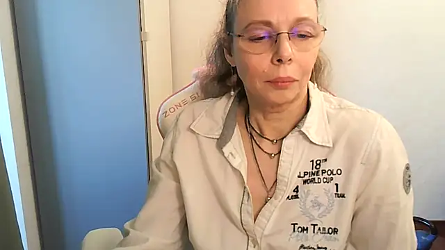 Snapshot of Helly_nana chatting on March 28, 1:11 pm Helly nana online show from March 28, 1:11 pm