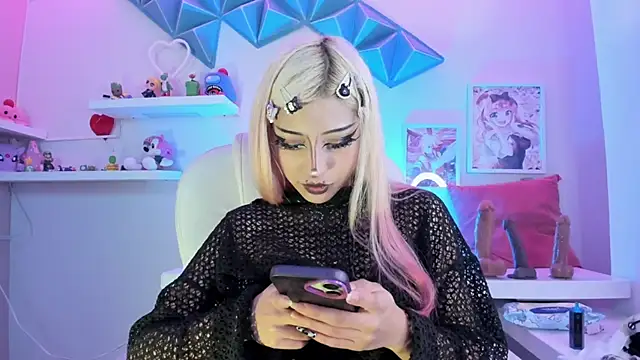 Snapshot of nemesis_castel_ chatting on April 4, 2:36 pm nemesis castel online show from April 4, 2:36 pm